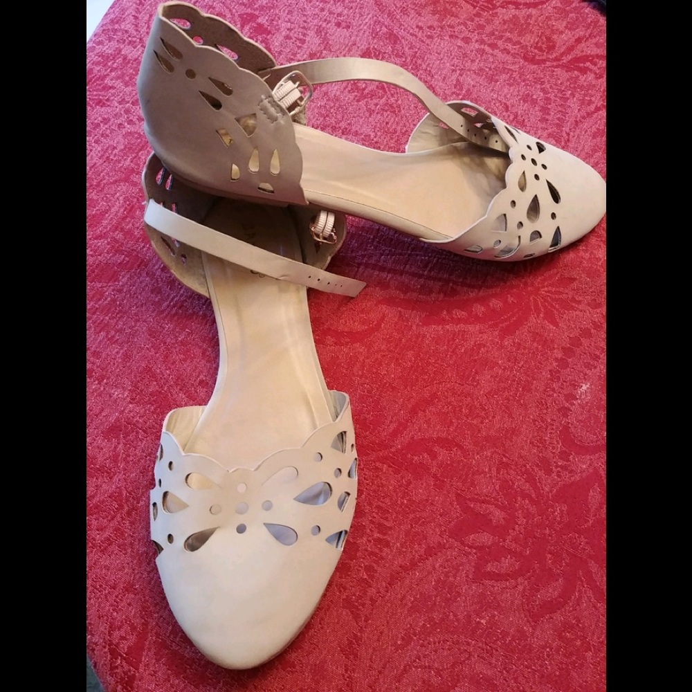 Cream Flats